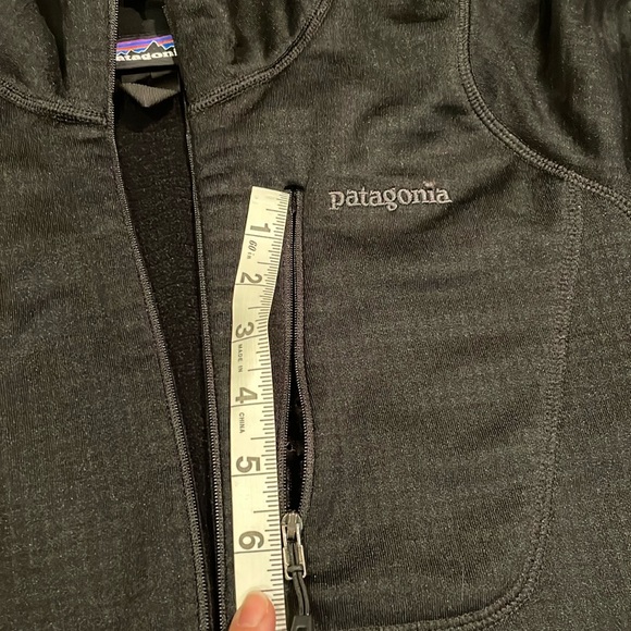 SOLD- Patagonia pullover - Picture 15 of 15